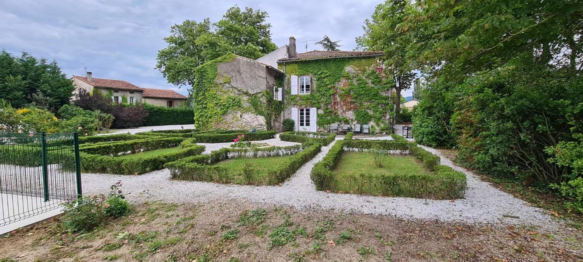Les Terrisses - Chambres d'hôtes avec piscine Saint-Félix-Lauragais Extérieur photo